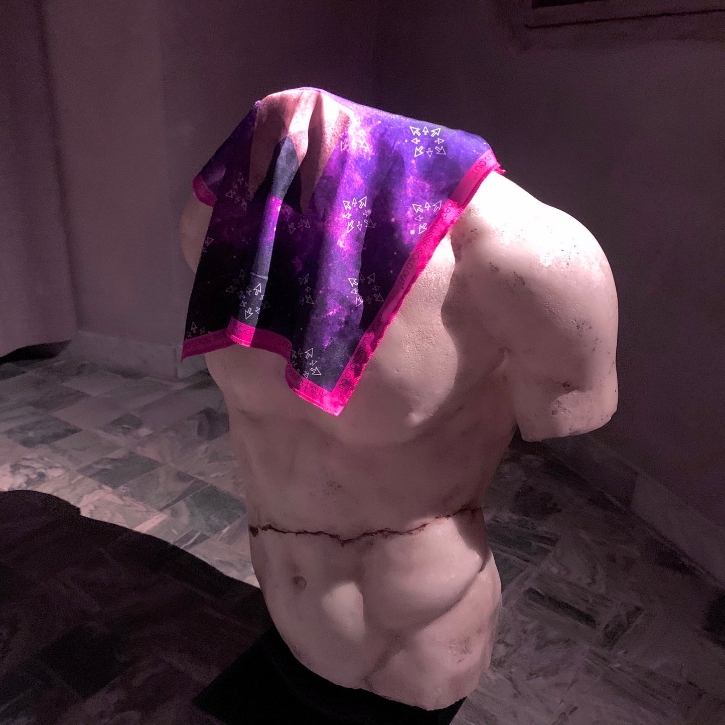 Space Pyramid scarf